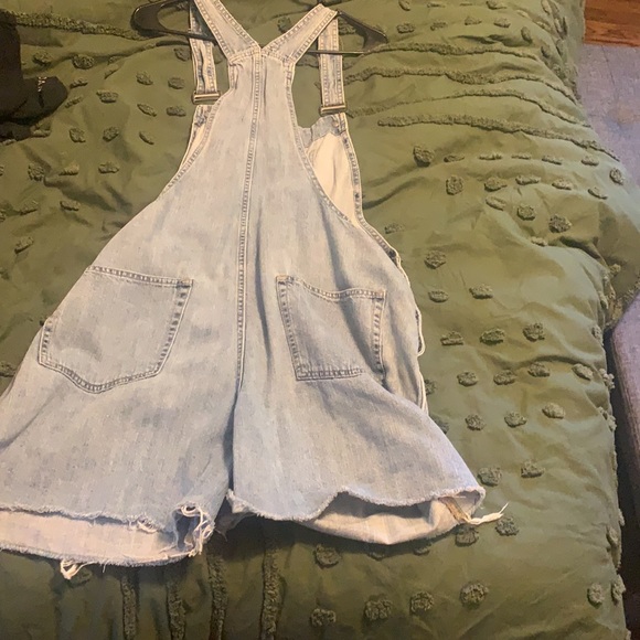 Denim overall shorts - Picture 3 of 4